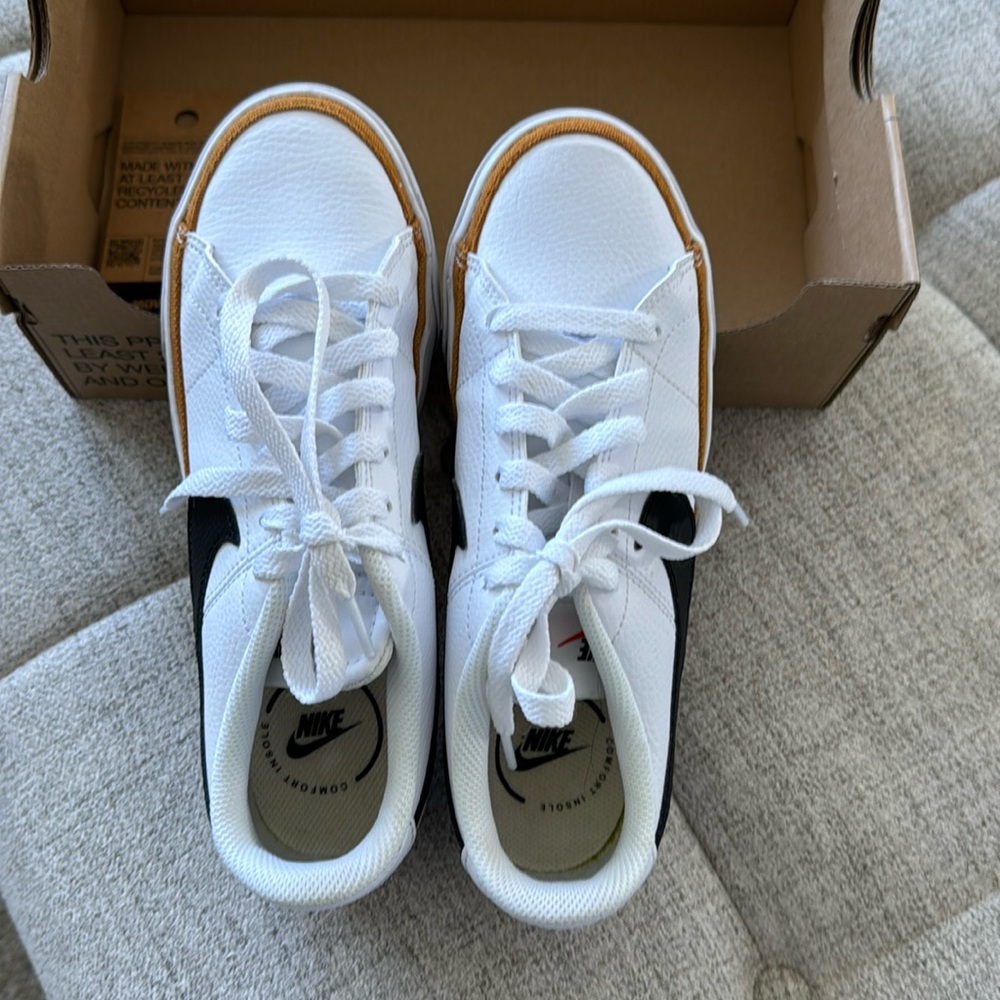Nike Court Legacy Sneakers